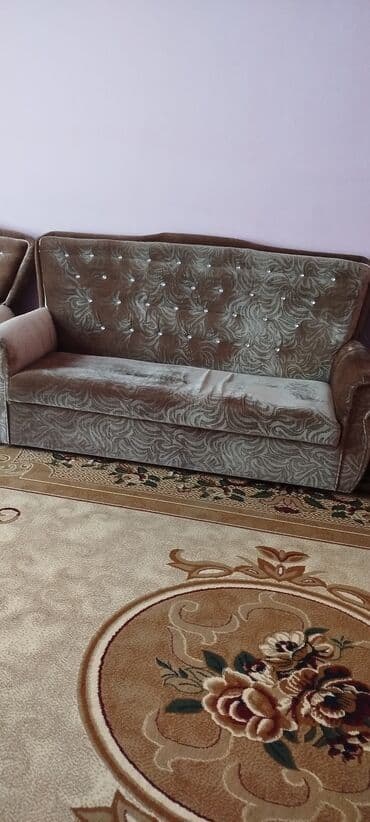 islemis divan: Divan, kreslo 2 kreslo və 2 divan, divanlar biri 3 nəfərlik, biri 2 — 2