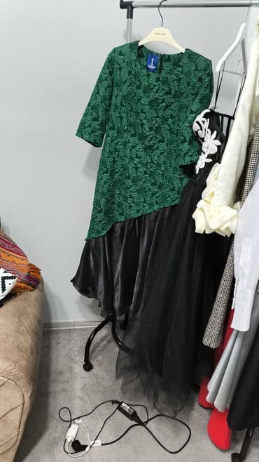 Qadın geyim dəsti - Yaşıl teksturalı, floral naxışlı VARGA brendli