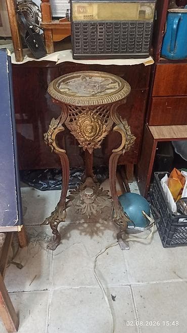 Antik dekorativ metal pedastal/çiçək stolu - Material: tökmə metal