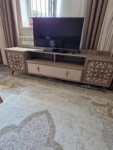 Yeni, Düz TV altlığı, Polkalı, Taxtalı — 1