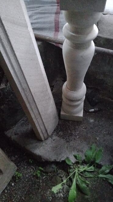 həyət daşları qiymətləri: Məhsul: Daş balyustr sütunu Təsvir: - Material: Ağ rəngli təbii daş - — 2