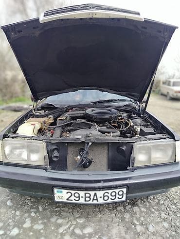 mersedes 190 sol guzgusu: Mercedes-Benz 190 (W201): 2 l | 1990 il Sedan — 7
