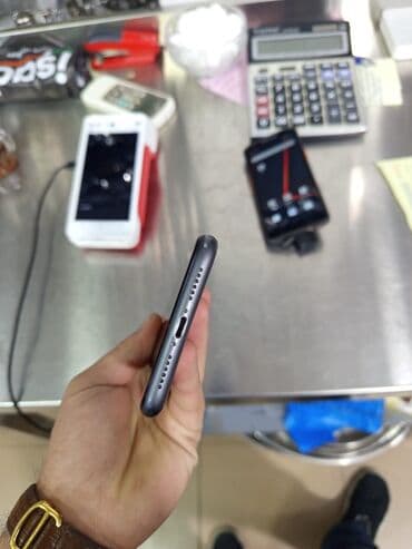 Apple iPhone: IPhone 11, 128 GB, Qara, Face ID — 4