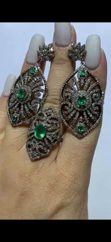 halqa sirqalar: Dəstə daxildir: Üzük, Sırğa, Gümüş, 925 Əyar — 5