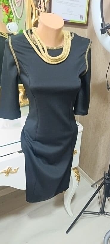 купить вечернее платье в баку: Qırmızı don - Rəng: parlaq qırmızı - Dizayn: dördkünc dekolte, ön — 18