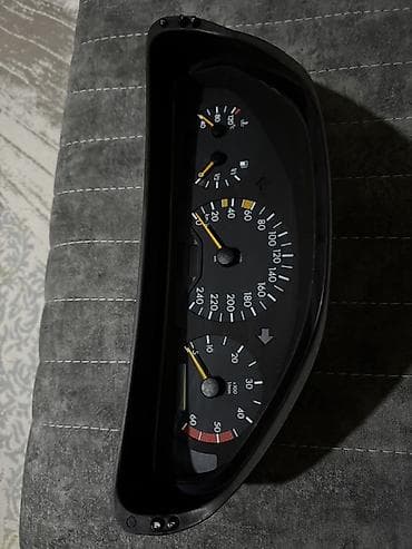 Mercedes-Benz W210, Orijinal