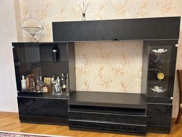 işlənmiş tək çarpayılar: İşlənmiş, Künc Tv altlığı, Polkalı, Şüşəli — 2