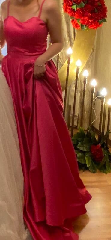 платья на прокат в баку: 90azn.1defe geyinilib.38-40bedene uygundur.tıkilmedir.Unvan — 1