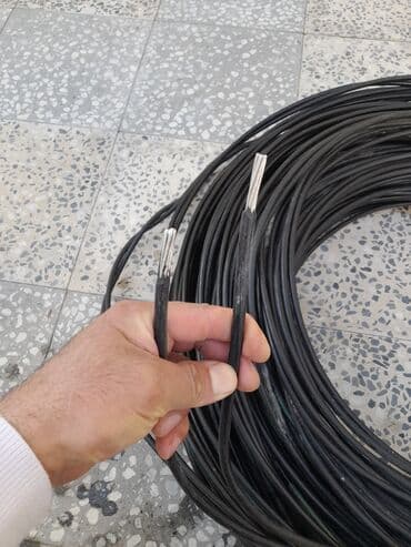 dikt ucuz: Qara rəngdə olan16-lıq sib kabel sarğısının bir metresini bir manat — 6