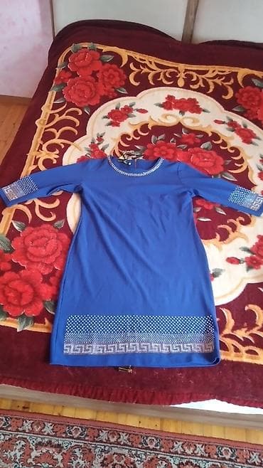 sacaqli don: Təzə hec geyilmiyib Mavi rəngli qadın paltarı Dizayn: Sadə, düz — 1