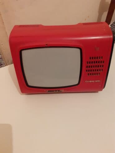 qızıl onluq qiyməti: Retro kiçik ölçülü televizor. İşləkdir. Sadəcə ekran birdən tam — 16