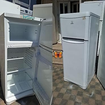 yeni soyducular: 2 qapılı Indesit Soyuducu Satılır, rəng - Ağ — 1
