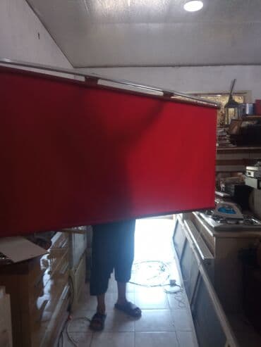 Jeep: Qırmızı vitrin/haberləndirmə lövhəsi və video kamera dəsti Təsvir: - — 3