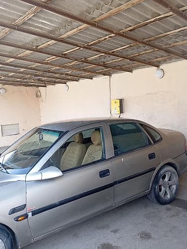 opel vectra b: Opel Vectra: 1.8 l | 1997 il 600560 km Sedan — 4