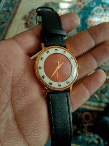 qara cins pencekler: Klassik üslubda analoq qol saatı bu vezyetde luc her saat dusmur — 3