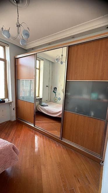 İşlənmiş, 3 qapılı, Güzgülü, Qəhvəyi, Taxta, Kupe, Düz dolab — 1