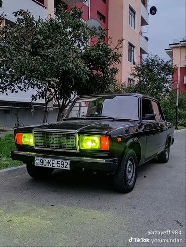lada kalina 2005: VAZ 2107 sedan - Korpusu: qara rəng, klassik “kəllə-qənd” dizayn - Ön — 1