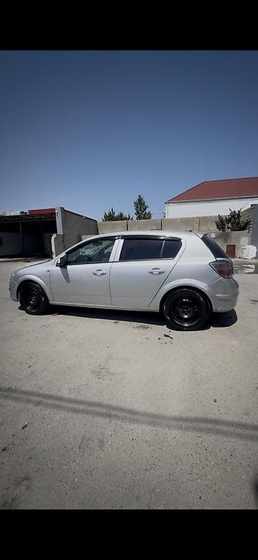 motorlar: Opel Astra: 1.3 l | 2006 il Hetçbek — 2