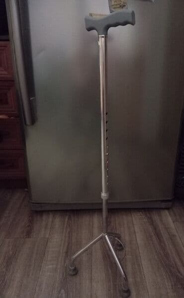 Бандажи, корсеты, корректоры: Üçayaqlı tənzimlənən dayaq əsası - Material: yüngül və möhkəm metal — 1