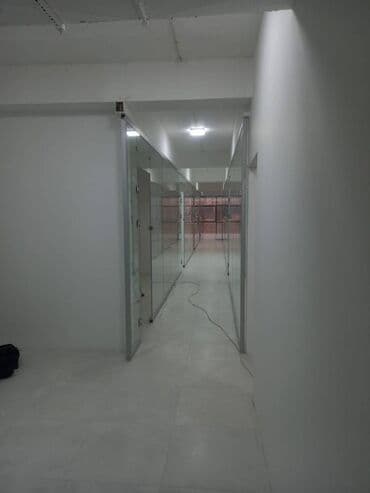 kiraye kafe verirem: Obyekt icarəyə verilir. 48 kv. Kurs, Ofis üçün uyğun olan 3 aytrı — 2