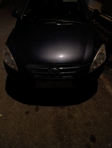 Kia Ceed: 1.4 l | 2009 il Hetçbek