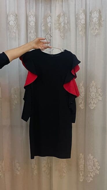 sade donlar: Qara-Qırmızı Volanlı Don Vəziyyət: Yalnız 1 dəfə geyinilib Ölçü: 38 — 1