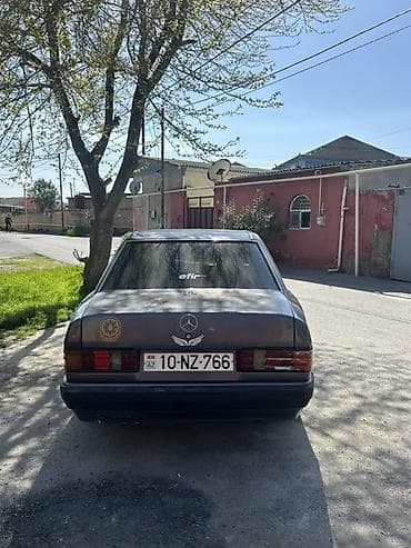 mercedes alan adam: Mercedes-Benz 190 (W201): 2 l | 1991 il Sedan — 2