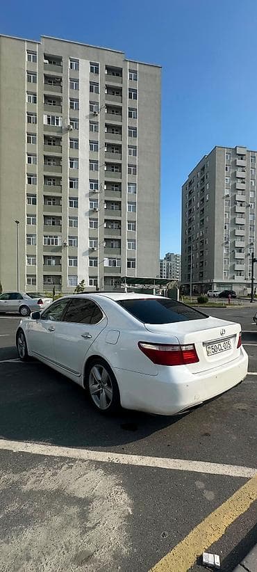 lexus ls: Lexus LS: 4.6 l | 2026 il Sedan — 7