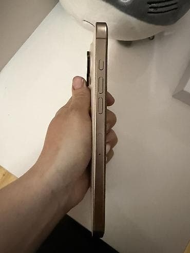 aydın 13 pro max: IPhone 16 Pro Max, Qızılı, Face ID — 3