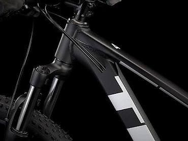 velas: Trek Marlin seriyasından dağ velosipedi – yüngül alüminium hardtail — 2