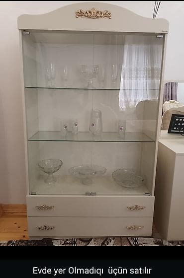 bufet: Şüşə vitrin-bufet - Rəng: açıq krem - Material: korpus – MDF/LDSP — 1