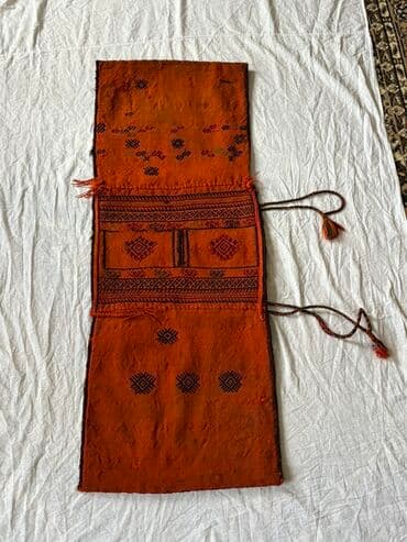 qaşlı çanta: Bu əl işi toxunma XURCUN.100 dən ARTIQ YAŞI var. TAM SAĞLAMDIR.TƏBİİ — 2