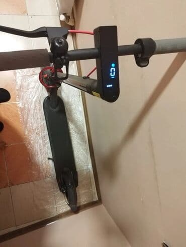 İşlənmiş Elektrik samokat 8", ≤ 250 Vt, 26 - 35 km/s, Ünvandan götürmə