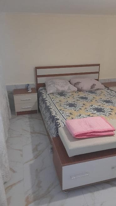 nerimanovda kiraye evler ucuz: Şəki xan sarayının yanında qala divarlarının yanında həyət evi günlük — 5