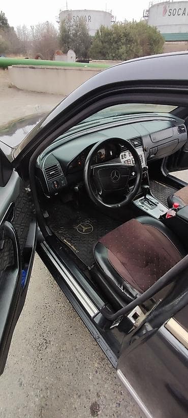 bmv x 5: Mercedes-Benz CL 220: 2.2 l | 1993 il Sedan — 8