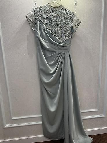 Zərif ziyafət/libas - Rəng: açıq boz-gümüşü. - Üst hissə: şəffaf tor lalafo.az -da Zərif ziyafət/libas - Rəng: açıq boz-gümüşü. - Üst hissə: şəffaf tor