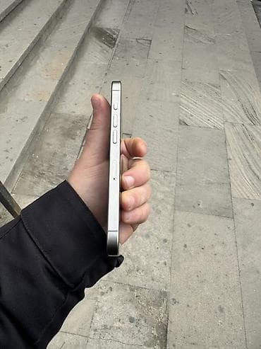 bluetooth aux: IPhone 15 Pro, White Titanium, Simsiz şarj — 4