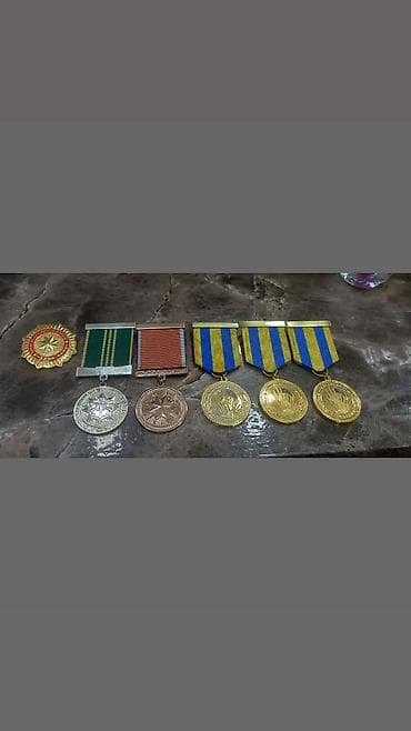 islenmis idman aletleri: Toplu medallar seti - Ümumi say: 6ədəd - Tərkib: - 1 ədəd ulduz — 1