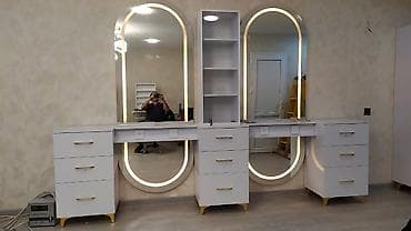 es güzgü: Salon üçün iki postlu vizaj/make-up stendi - Rəng: ağ, qızılı — 1