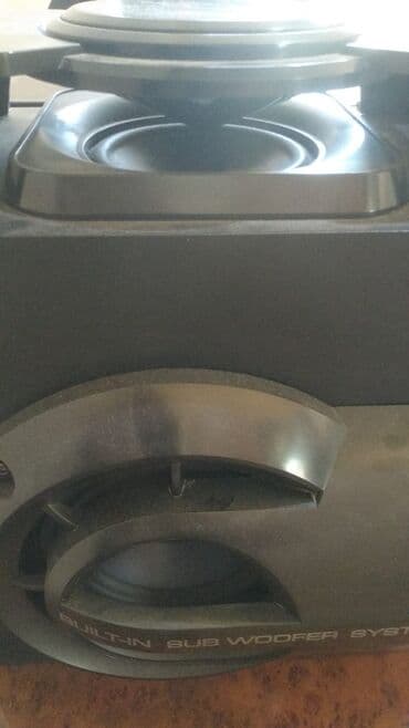 Iran Khodro: 3800 w Güclü səs sistemi 2 Basoviki 2 Səs Kalonkaları var — 3