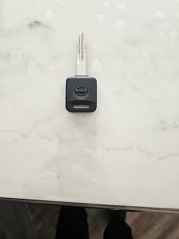 Nissan avtomobilləri üçün mexaniki avtomobil açarı. Xüsusiyyətlər: -