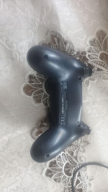 ps3 ps4: Satılır: PS4 konsolu, az istifadə olunub və əla vəziyyətdədir. Heç bir — 4