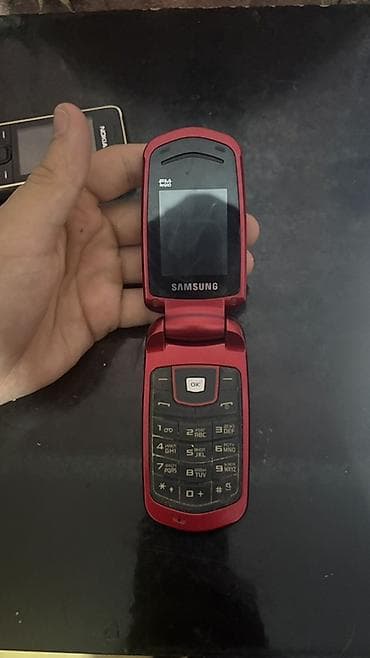 nokia modem router: Samsung E2530, rəng - Qırmızı, Düyməli — 2
