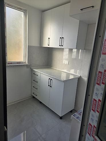 gila: Mənzilin təsviri: - Plan: dəhlizdən qonaq otağına açıq keçid, ayrıca — 10