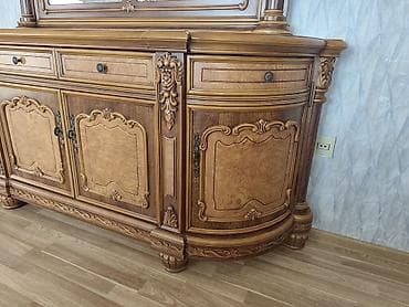 Künc vitrin 300 AZN Böyük bufet + güzgü (kamot) 550 azn divan da var — 3