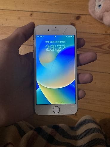 Foto və videokameralar: IPhone 8, Ağ, Qırıq — 1