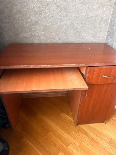 Düz masa, Polkalı, Siyirməli, Teksturalı laminat, Zəmanətsiz, Kredit yoxdur