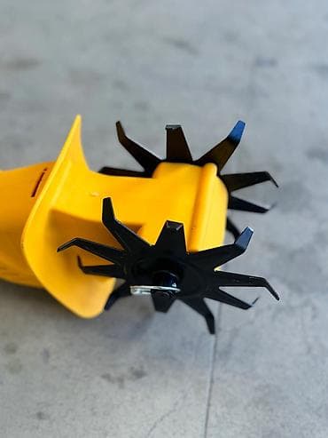 güldanda gül: Akkumulyatorlu torpaq yumşaldıcı/kultivator • Güc mənbəyi: 48VF MAX — 4