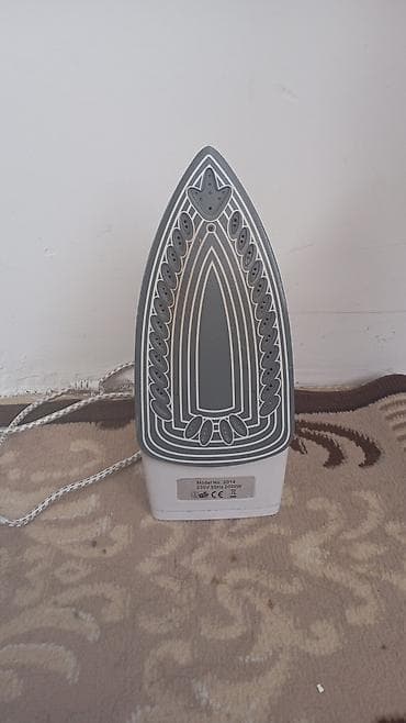 braun ütü feni: Buxarlı ütü – Model No: 2014 - Güc: 2000 W - Gərginlik/Frekans: 230V — 2