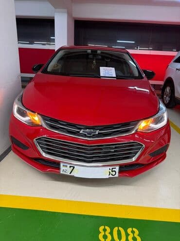 Chevrolet Cruze sedan – parlaq qırmızı rəng, şəhər və tras sürüşü üçün